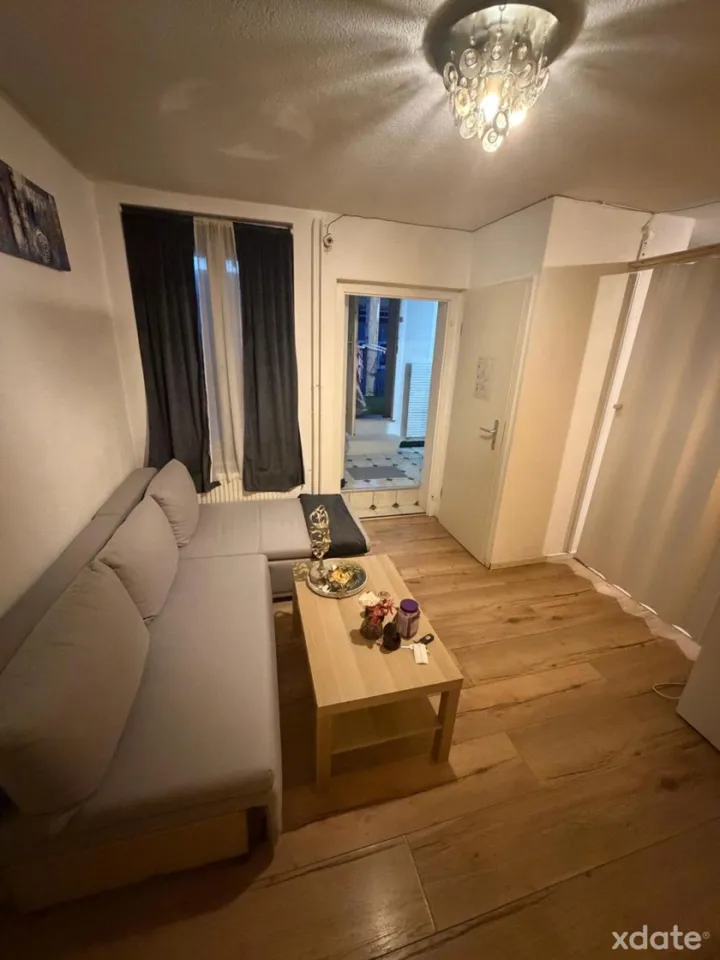 Wir suchen Frauen zur Zimmervermietung. — Foto 1