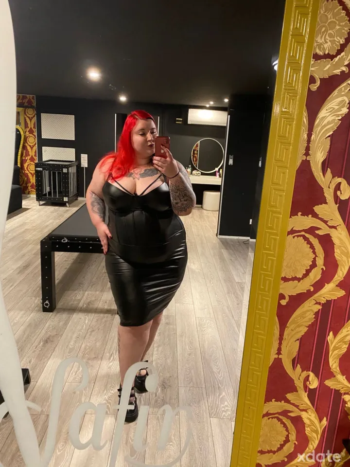 Neu mit eigenem privaten Darkroom🖤XXL Schweizer Fetisch Lady Alexandra 🖤 — Foto 1