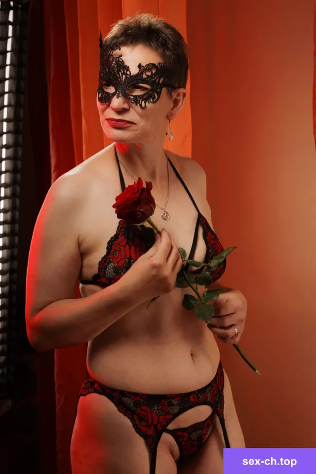 Schweizer Milf Tabulos Selbständig — Foto 1